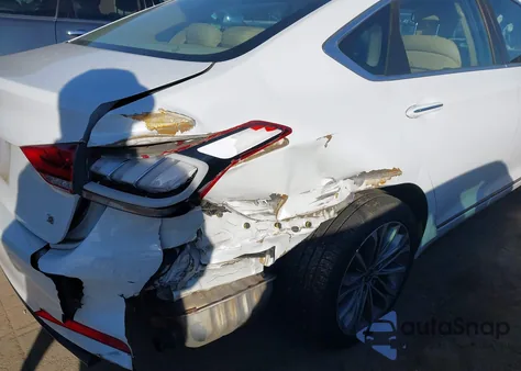 2015 Hyundai Genesis 3.8 из США, поврежденный, VIN KMHGN4JE8FU018390